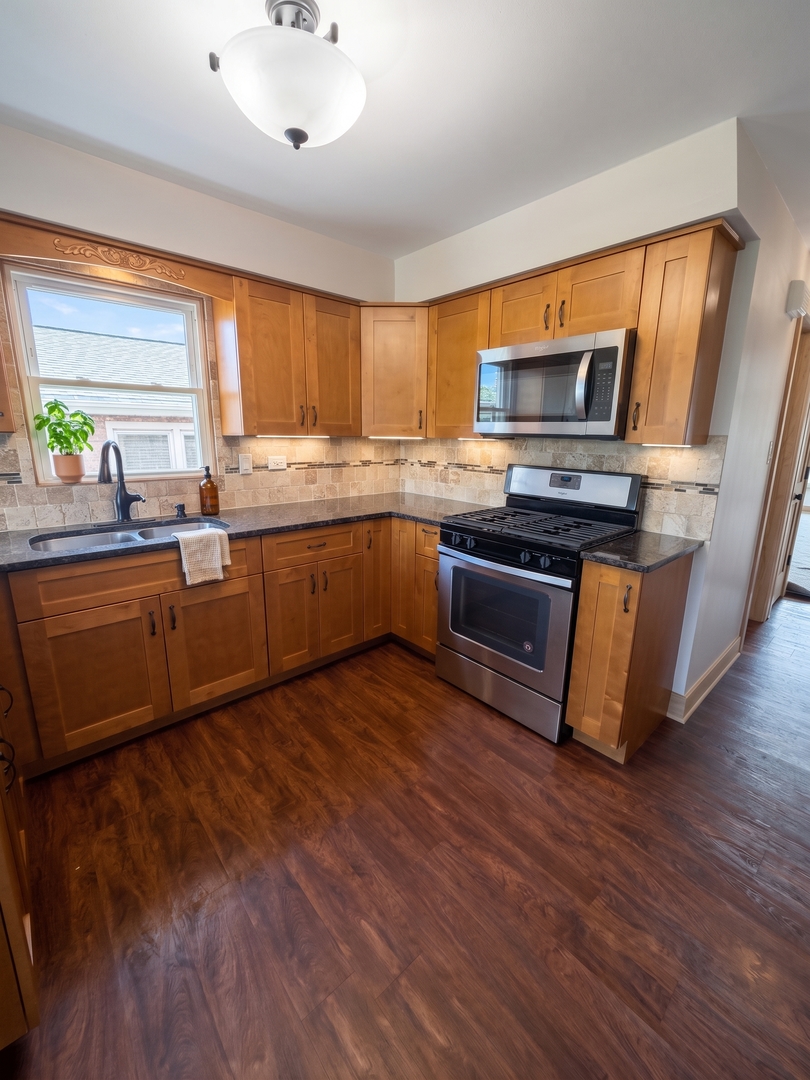 6048 W 79th Street Property Photo 2