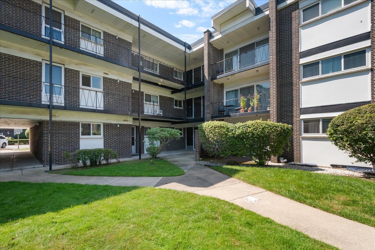 10101 Cherry Parkway M8 Property Photo 1