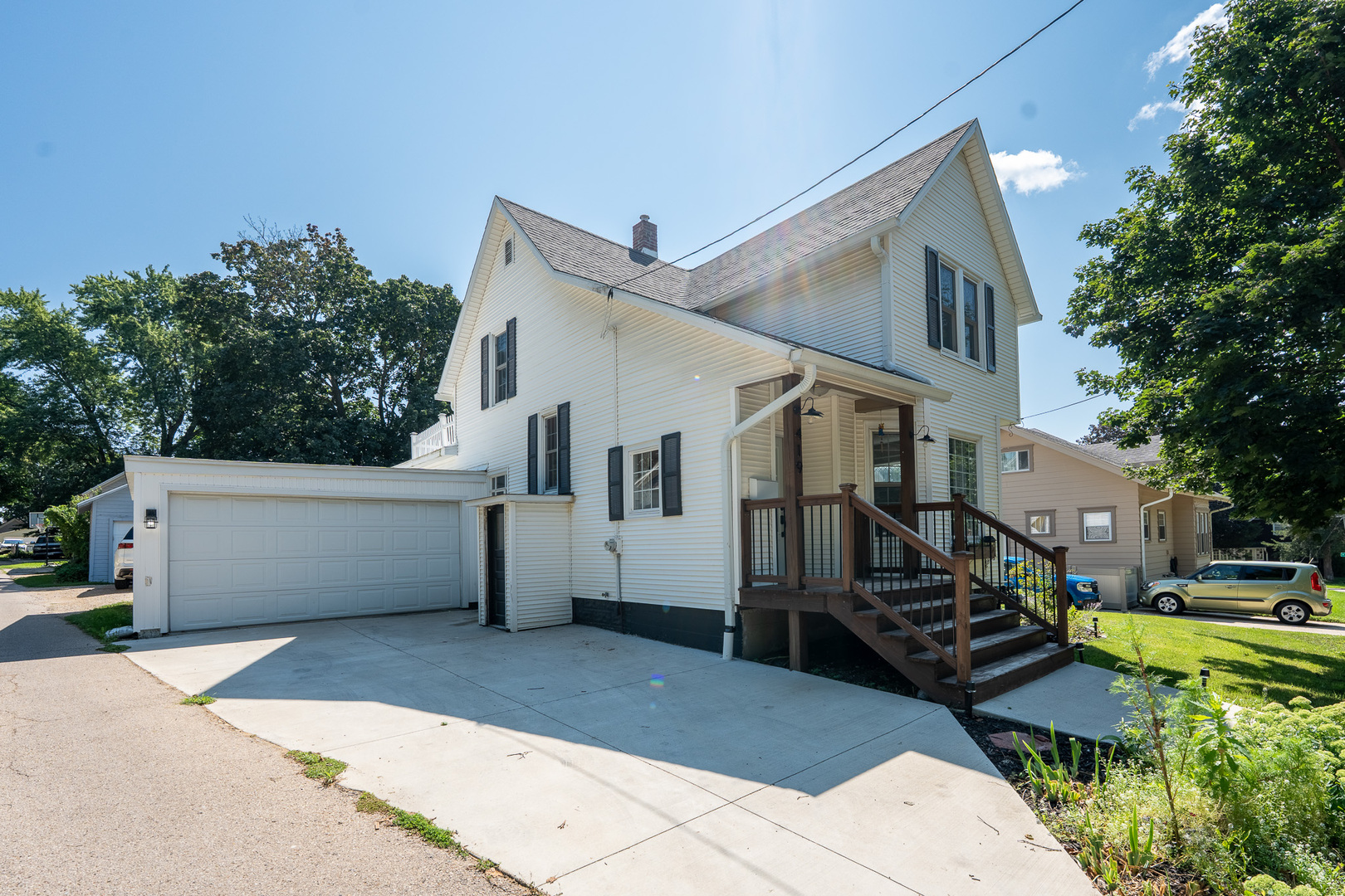 419 S Saxby Avenue Property Photo 1