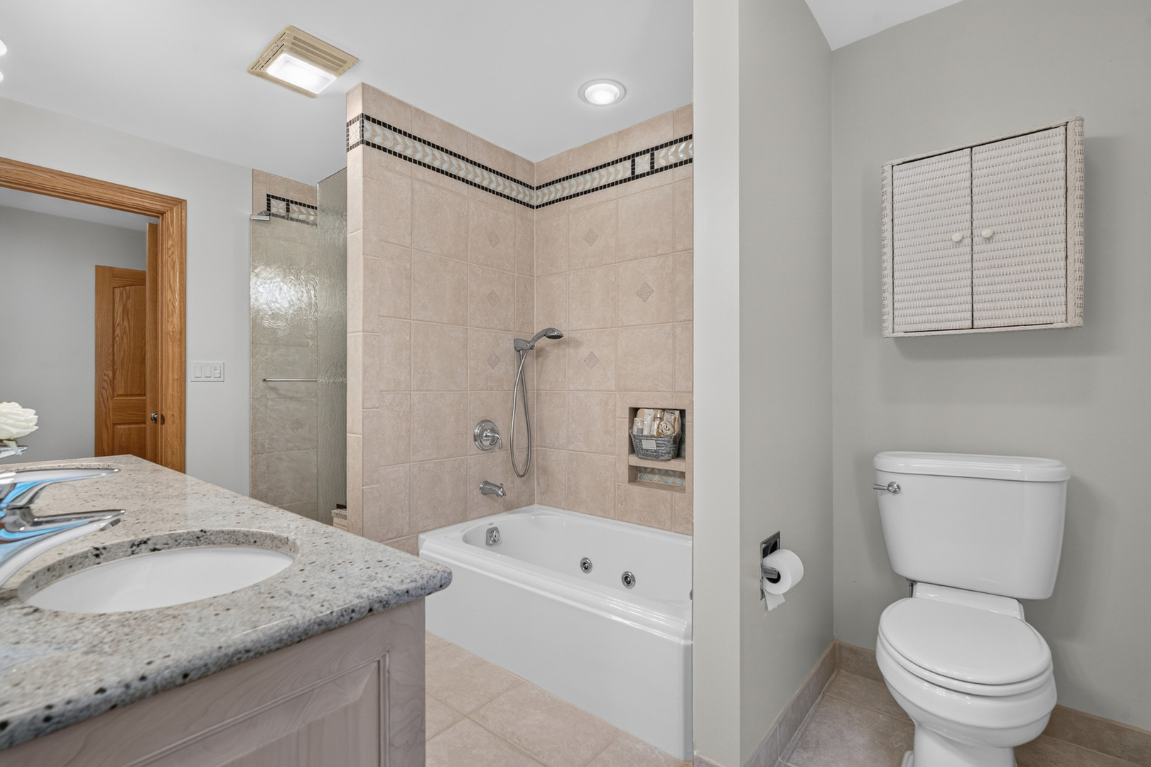 524 E Washington Avenue Property Photo 23