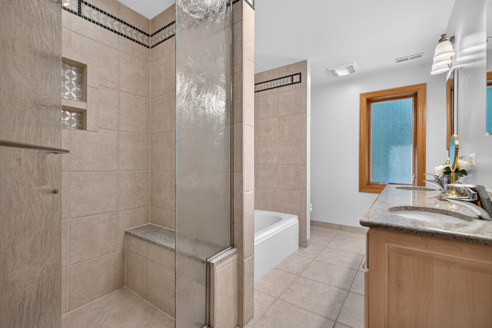 524 E Washington Avenue Property Photo 25