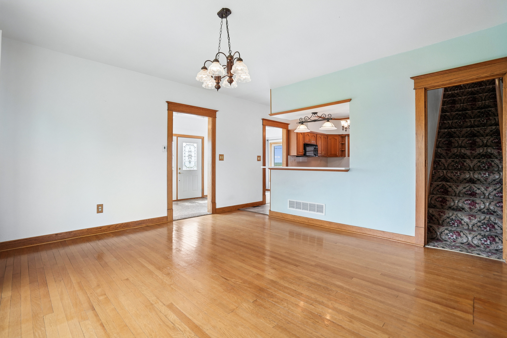 219 Vermont Avenue Property Photo 9