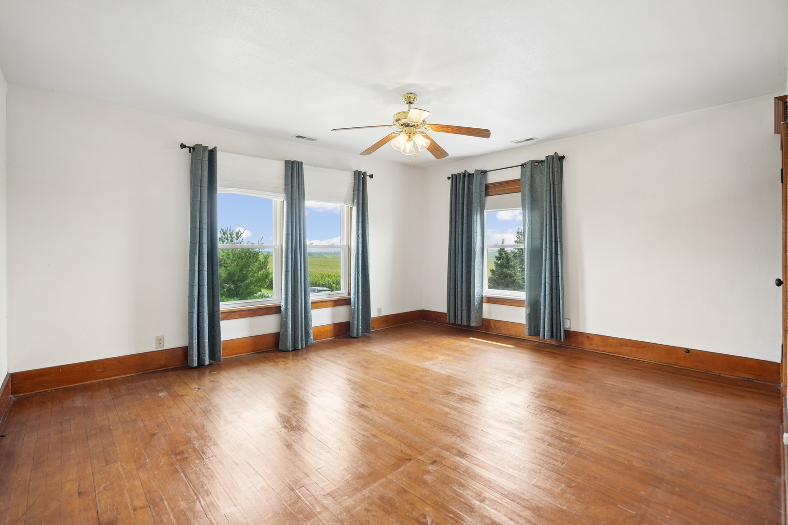 219 Vermont Avenue Property Photo 33