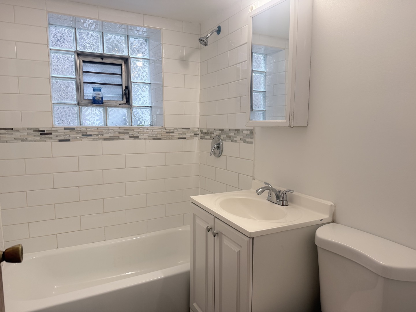 1633 W 38th Street 1 Property Photo 4