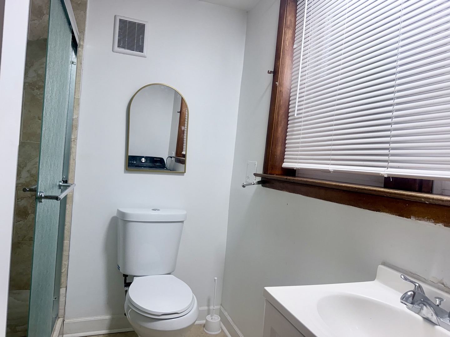 1633 W 38th Street 1 Property Photo 8