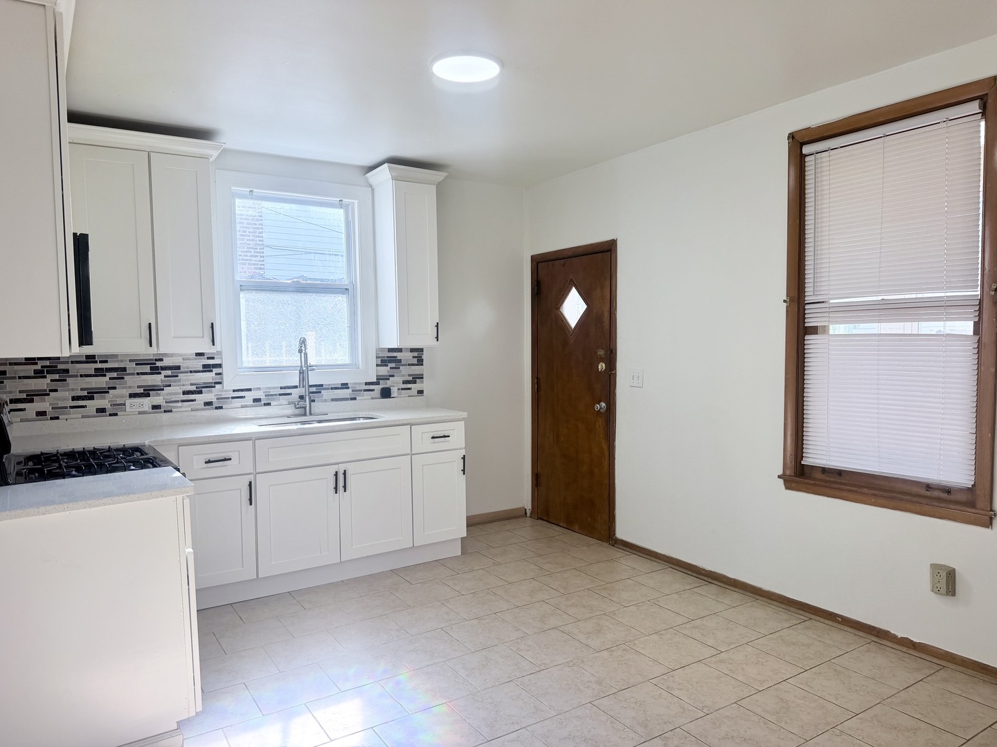 1633 W 38th Street 1 Property Photo 13