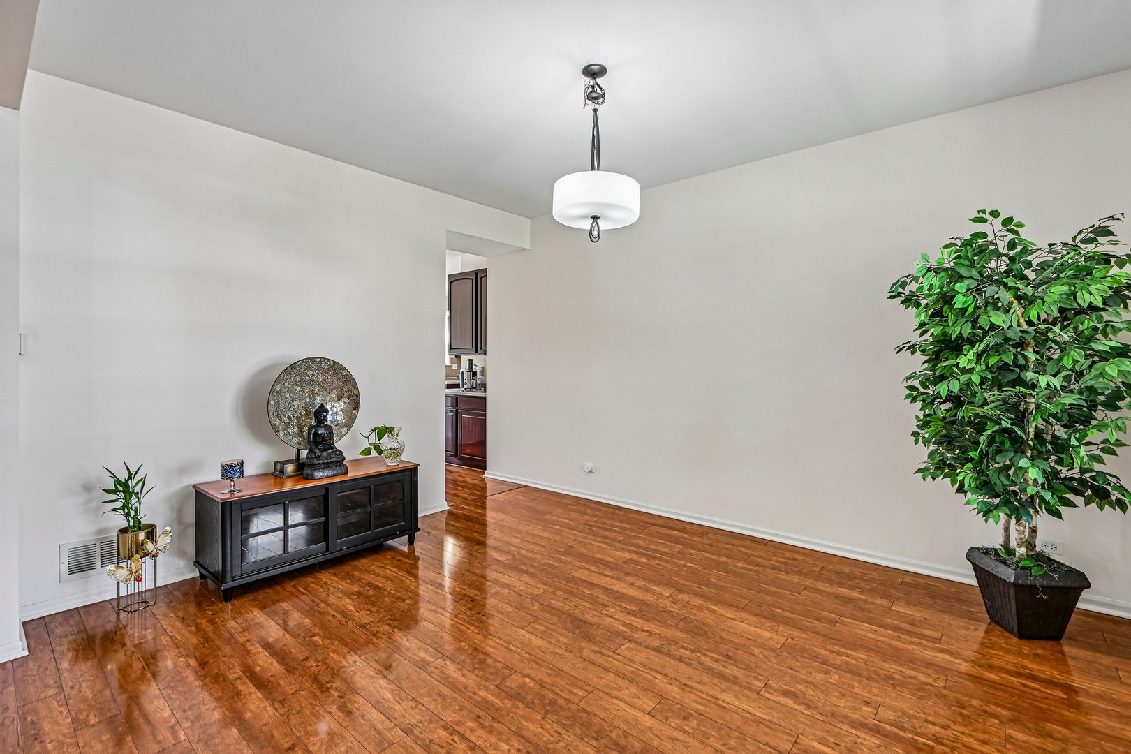 2453 Cushing Lane Property Photo 6