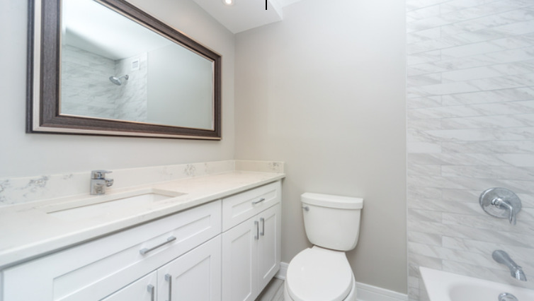 1030 N State Street 38m Property Photo 5