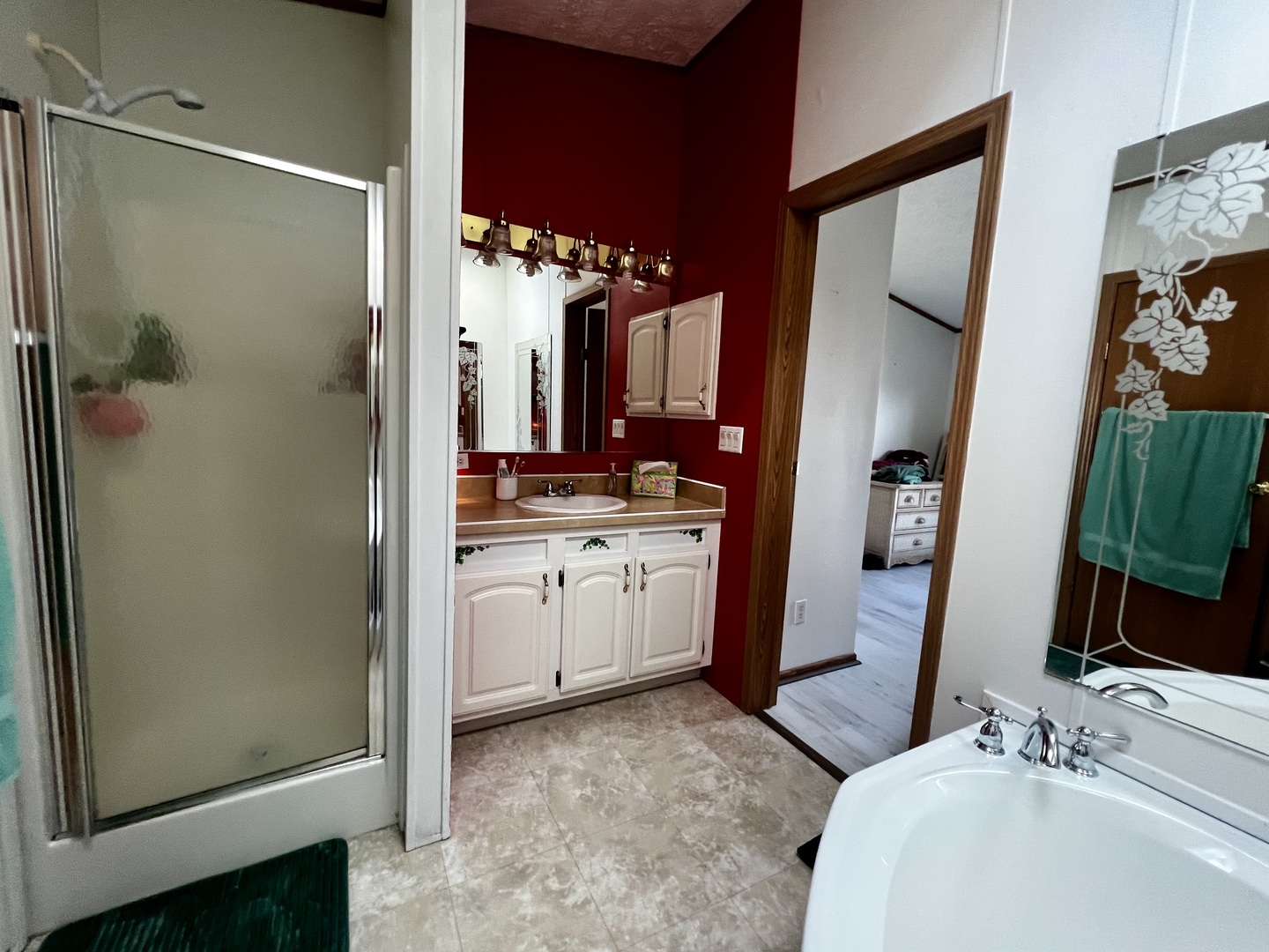 1074 Lakeview Road Property Photo 11