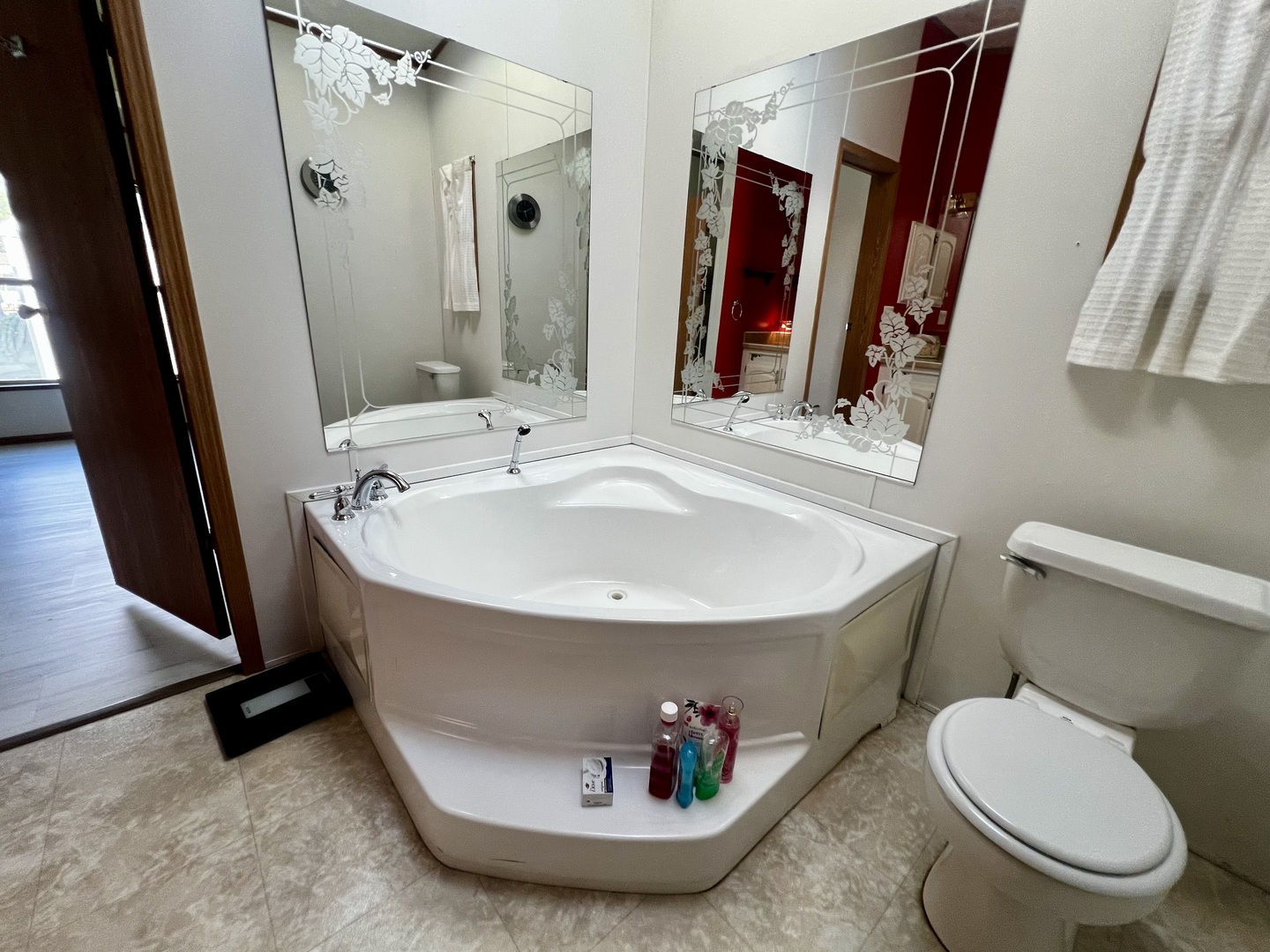 1074 Lakeview Road Property Photo 12