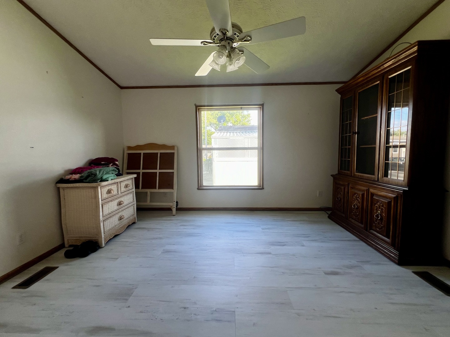 1074 Lakeview Road Property Photo 13