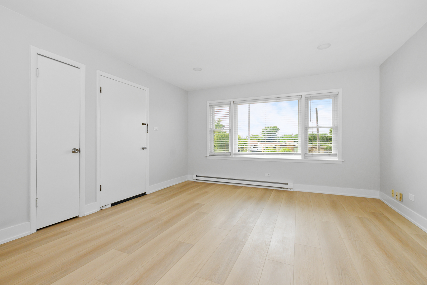 11015 S Lloyd Drive 2 Property Photo 3