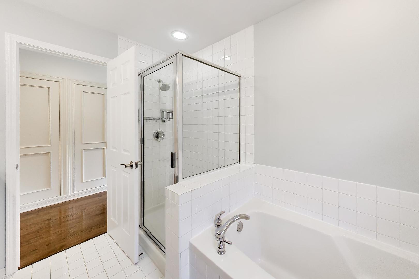 329 W Goethe Street Property Photo 25
