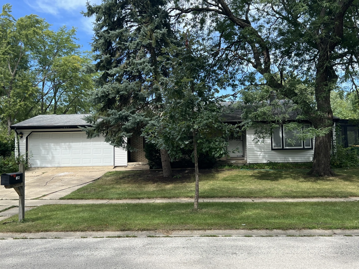 852 BEECHWOOD Road Property Photo 1