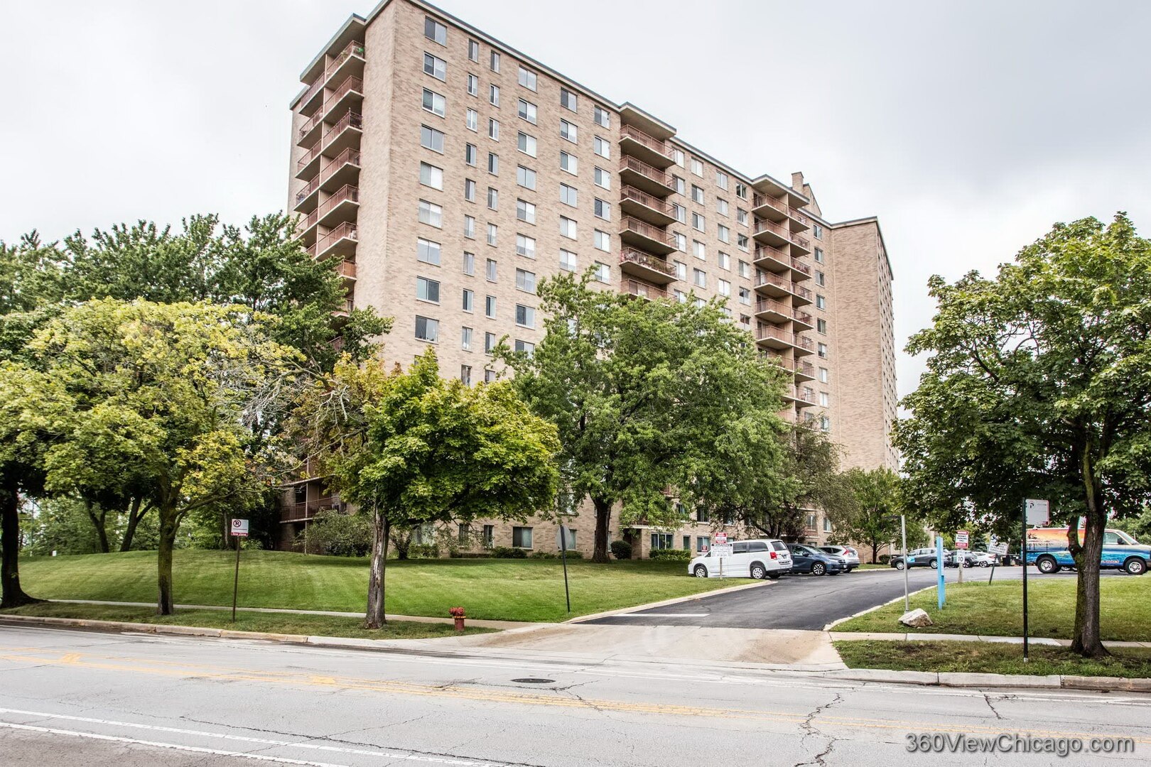6833 N Kedzie Avenue 801 Property Photo 2