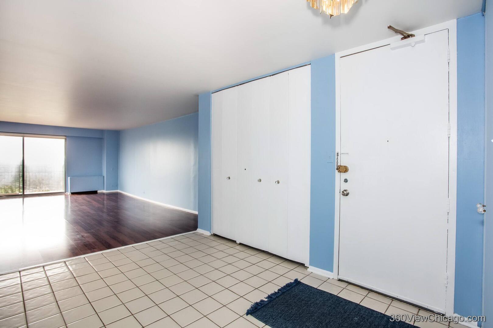 6833 N Kedzie Avenue 801 Property Photo 8