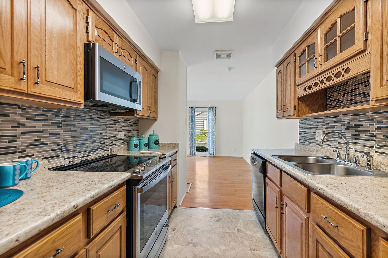 954 Dartmouth Drive Property Photo 18