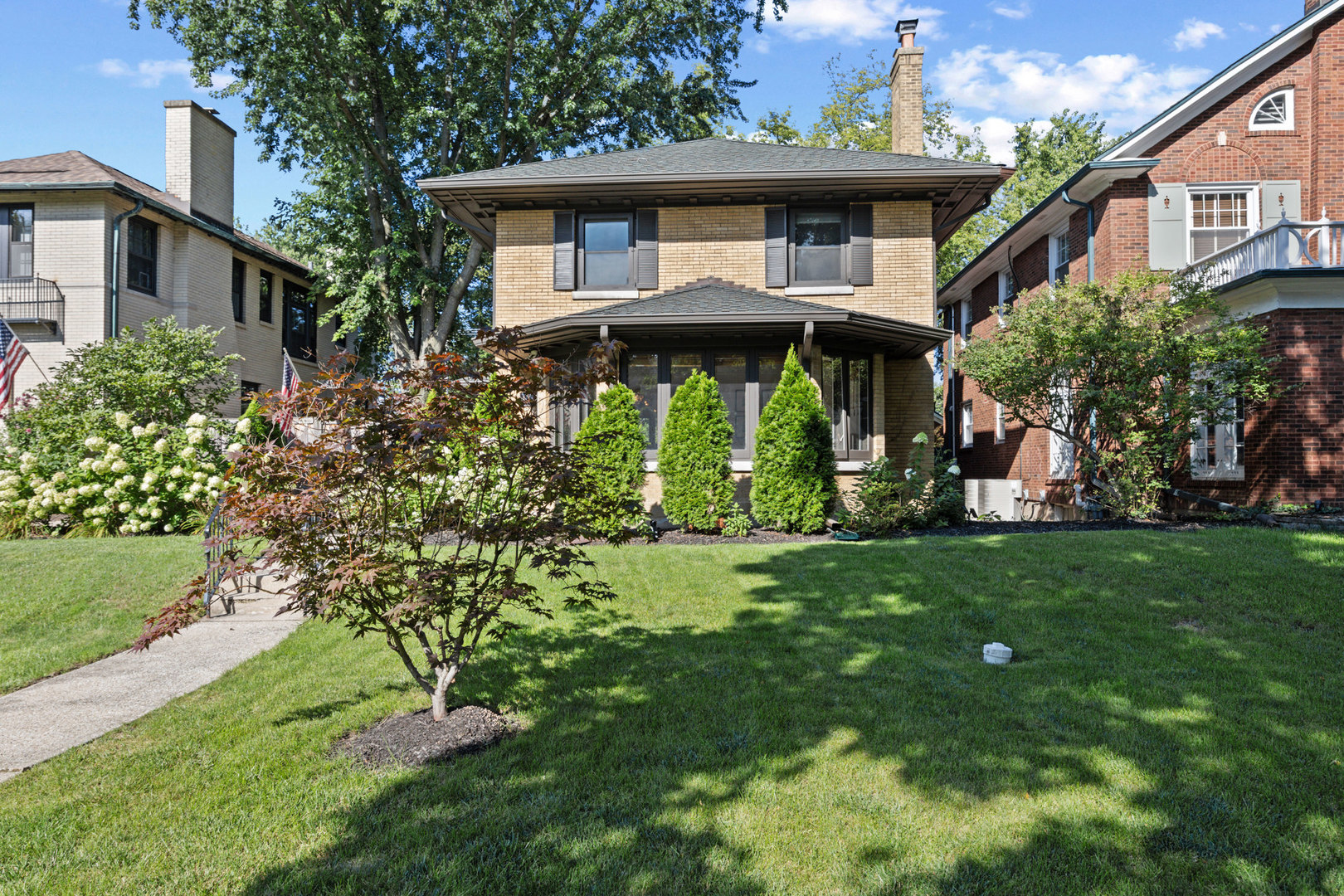 843 N Oak Park Avenue Property Photo 2