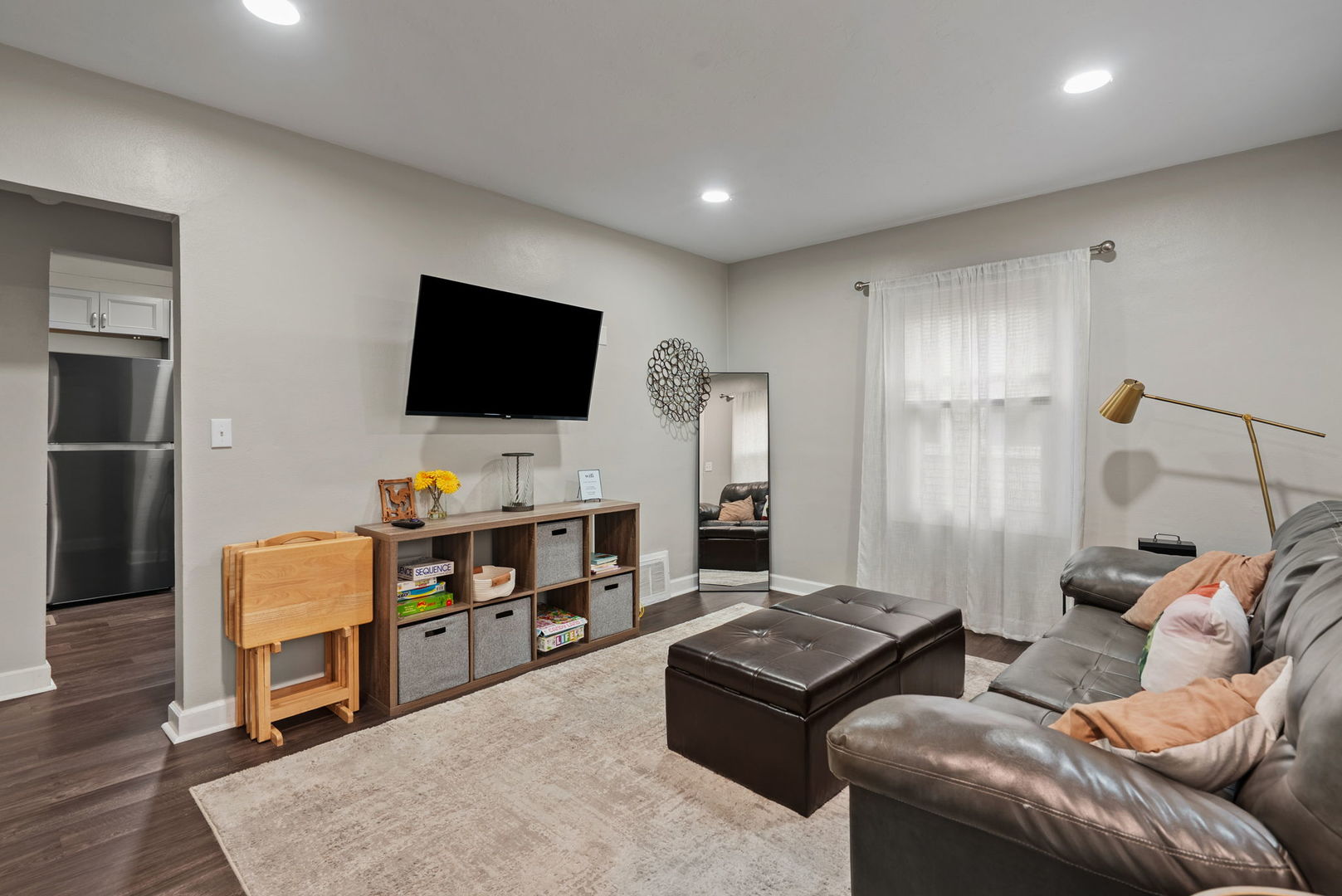 728 24th Street Property Photo 3