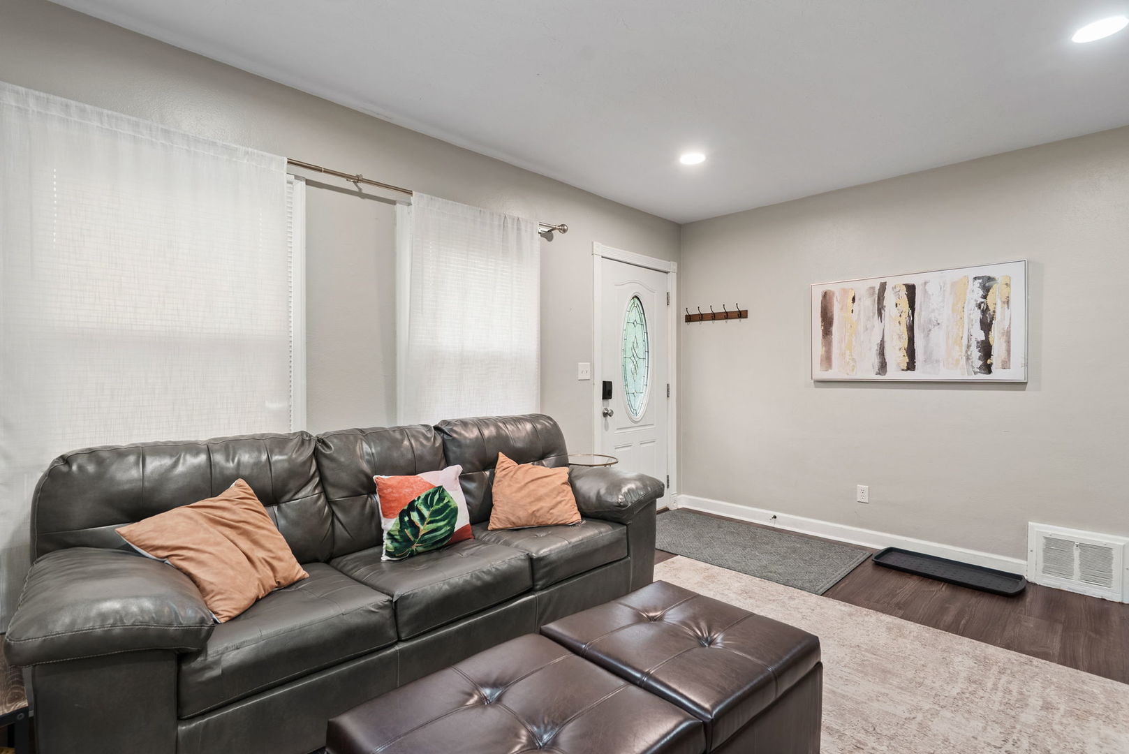 728 24th Street Property Photo 4