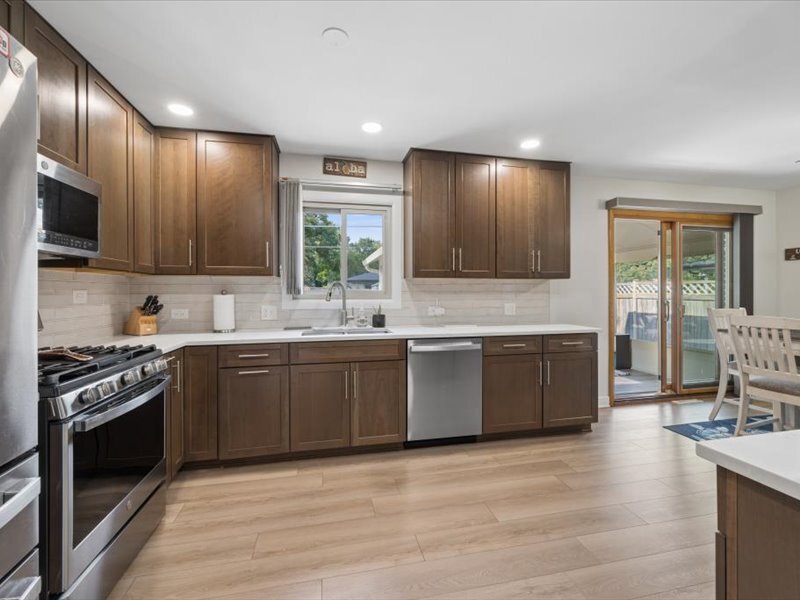 209 Murray Drive Property Photo 3
