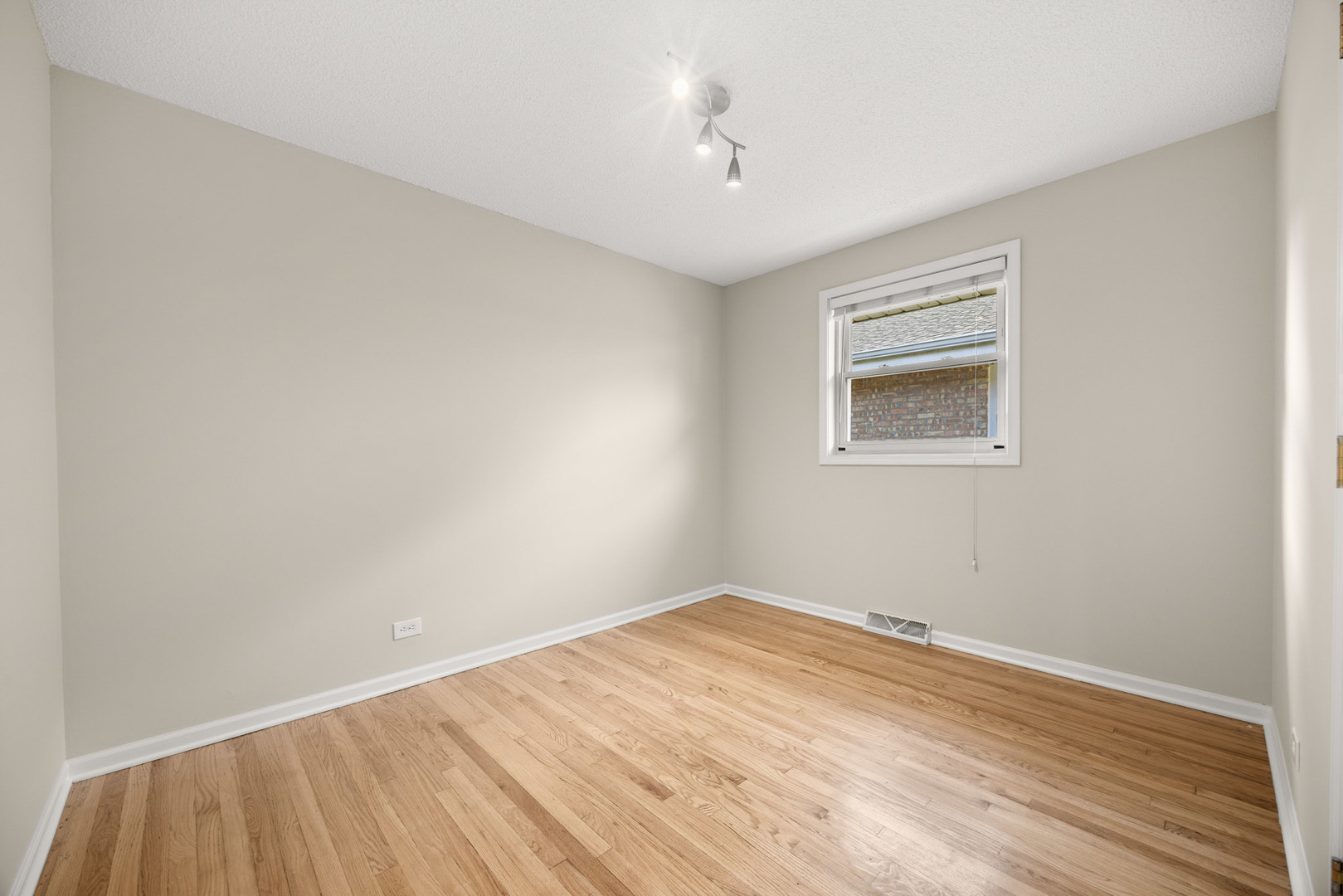 11009 S Mansfield Avenue Property Photo 11