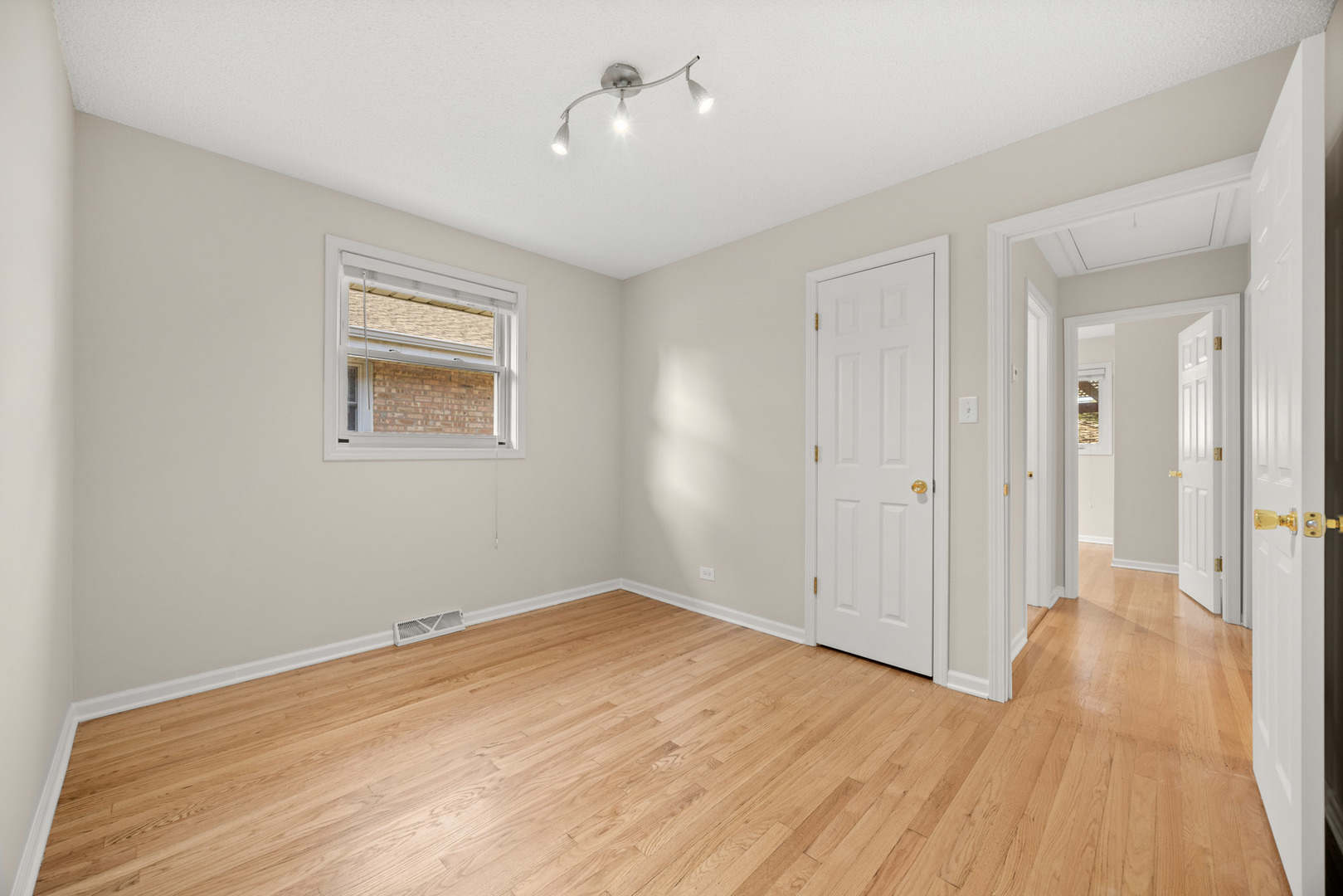 11009 S Mansfield Avenue Property Photo 12