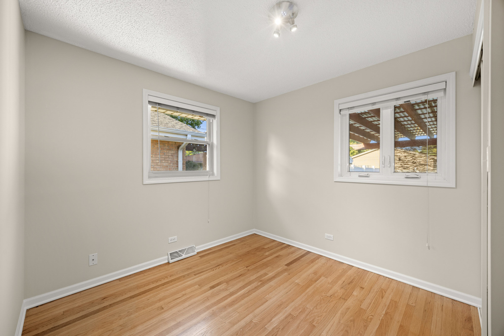 11009 S Mansfield Avenue Property Photo 14