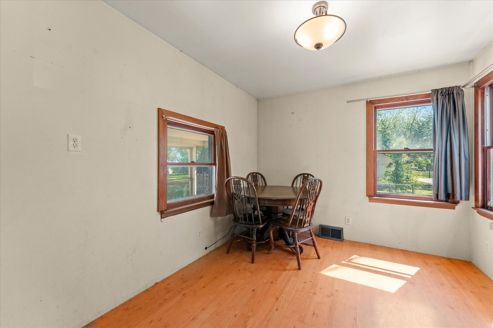 501 N State Street Property Photo 15