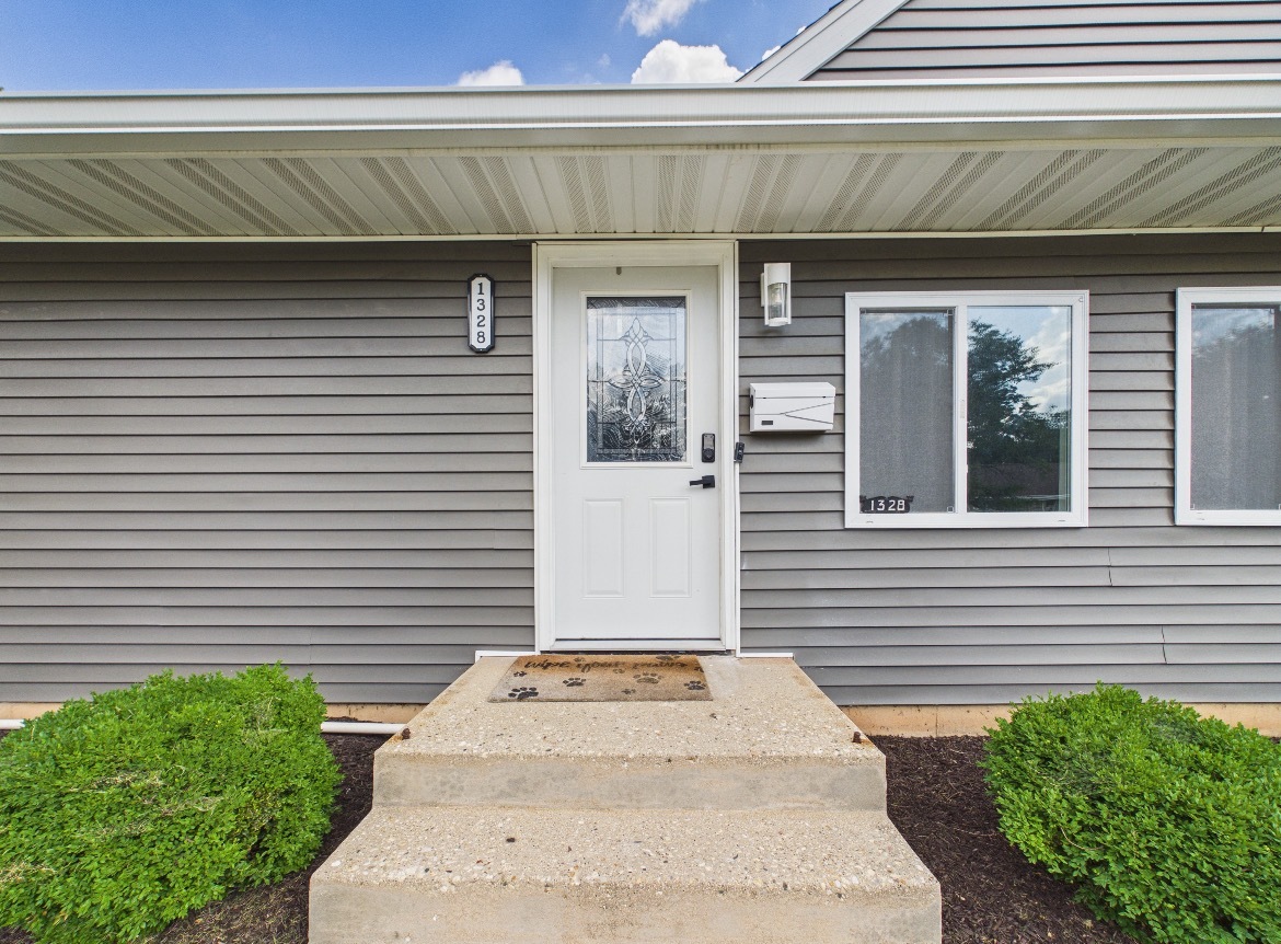 1328 Leaman Place Property Photo 4