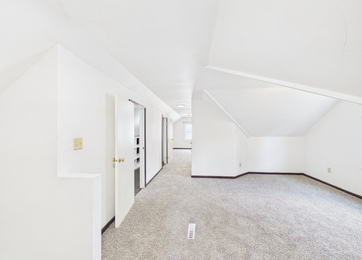 1328 Leaman Place Property Photo 16