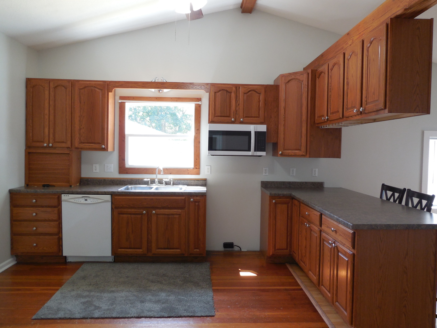 318 W Peru Street Property Photo 6