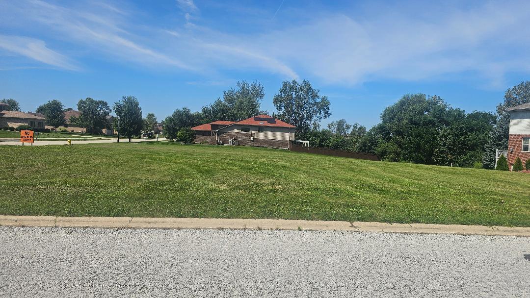 969 Regent Drive Property Photo 3