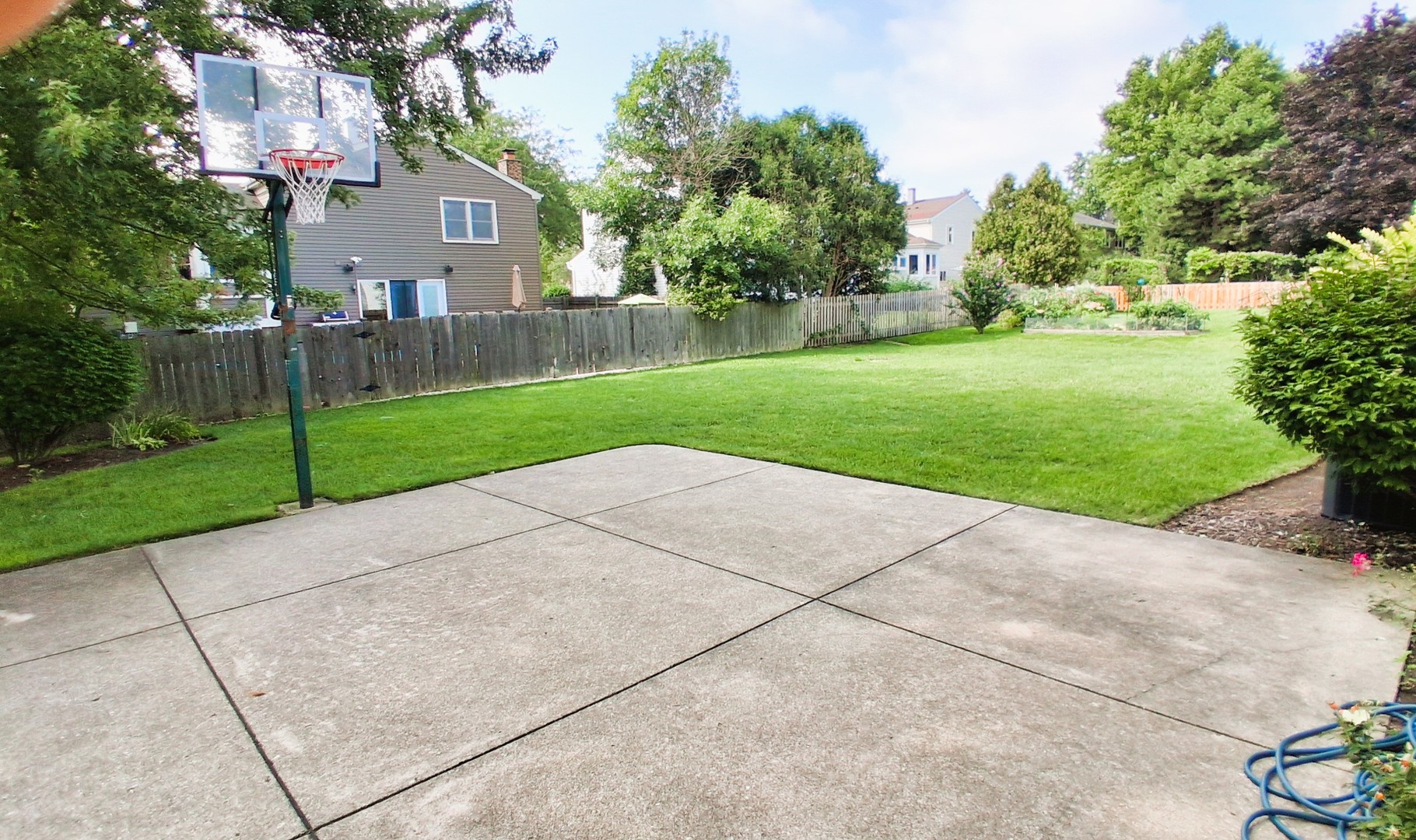 920 Chaucer Way Property Photo 4