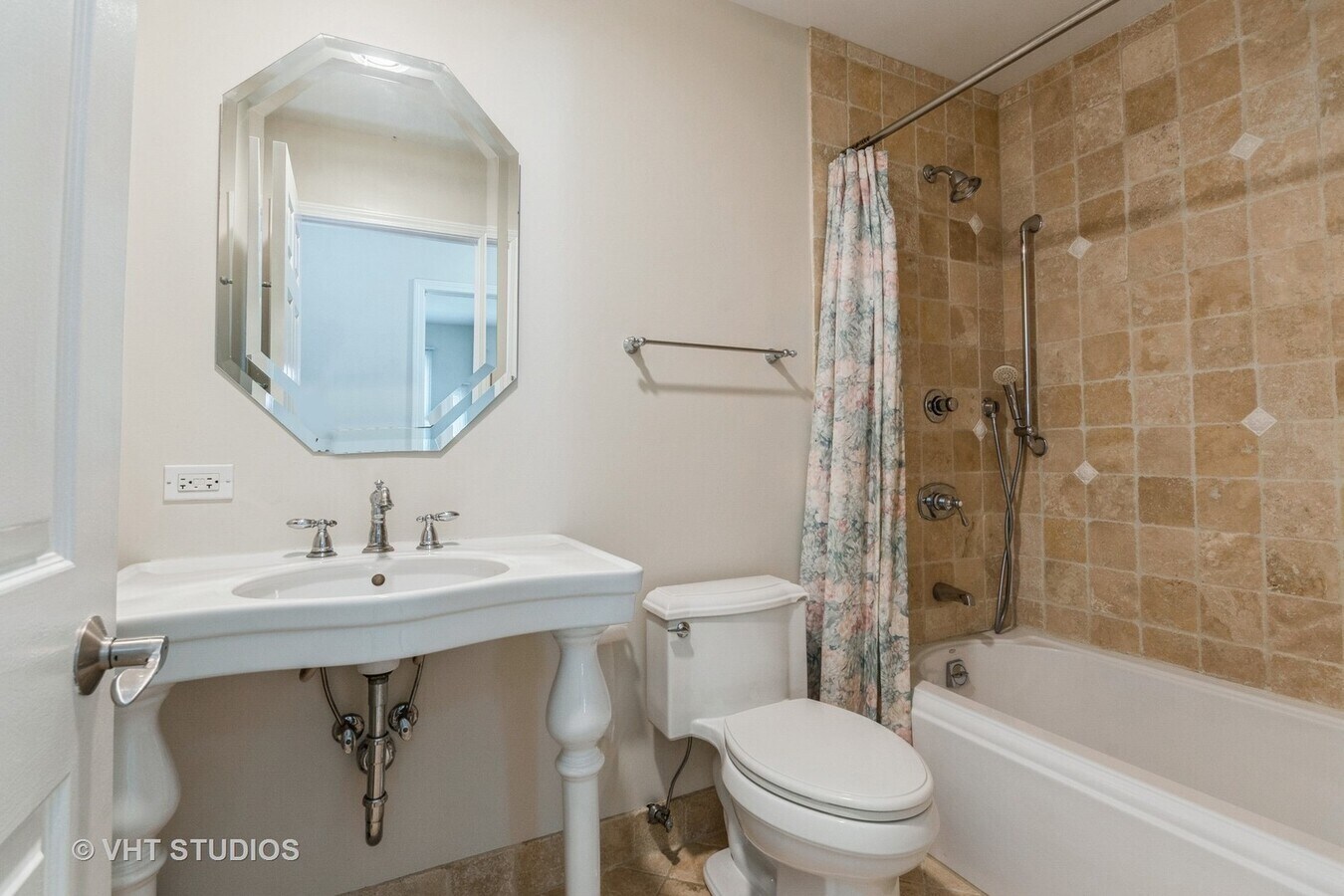 920 Chaucer Way Property Photo 14