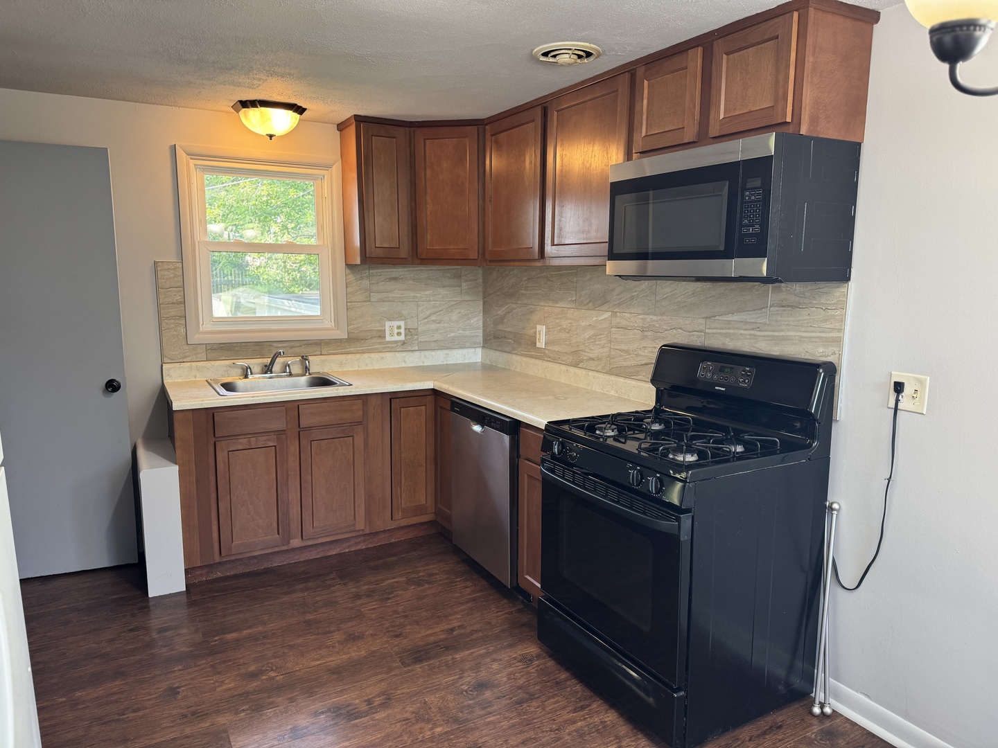 225 Panama Avenue Property Photo 3