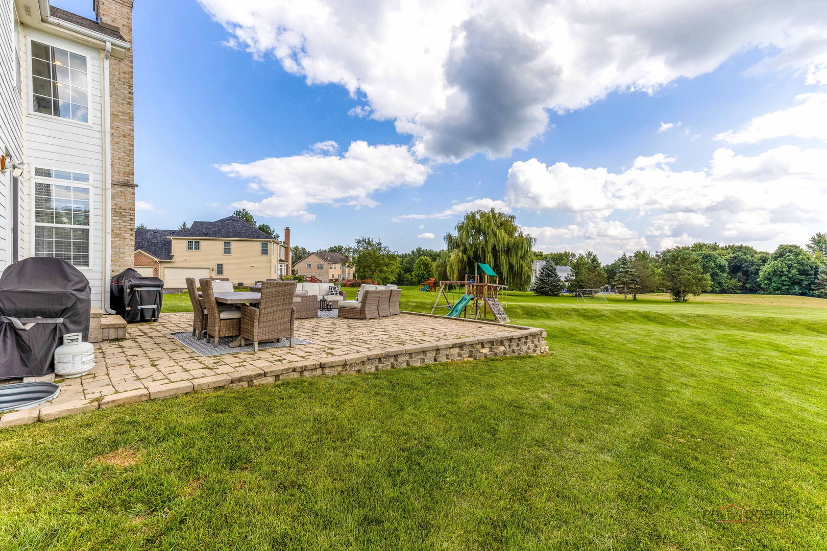 5 Kensington Court Property Photo 33