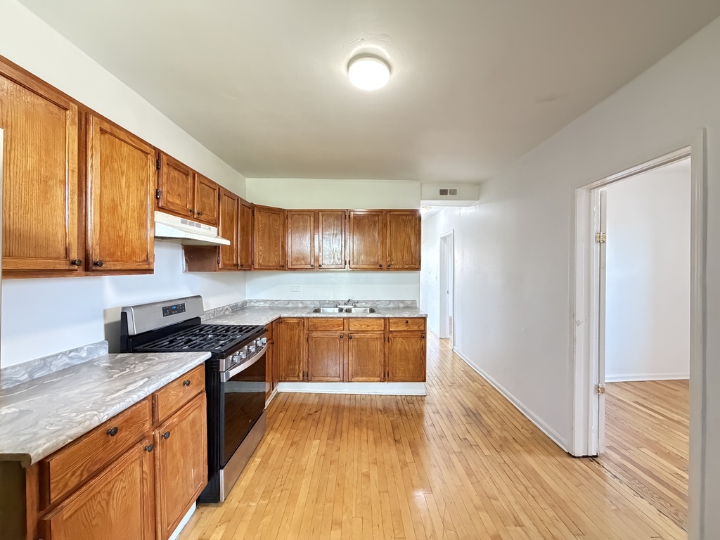 4251 W Haddon Avenue 2 Property Photo 3
