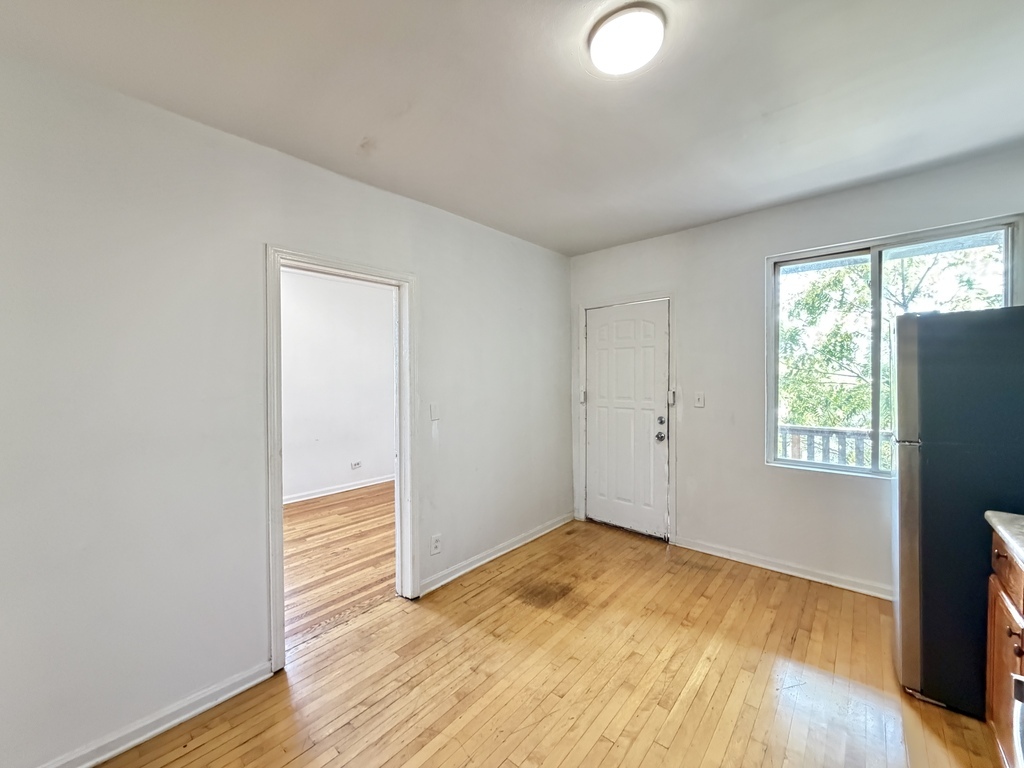 4251 W Haddon Avenue 2 Property Photo 7