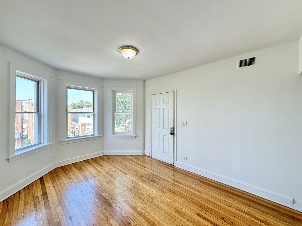 4251 W Haddon Avenue 2 Property Photo 10