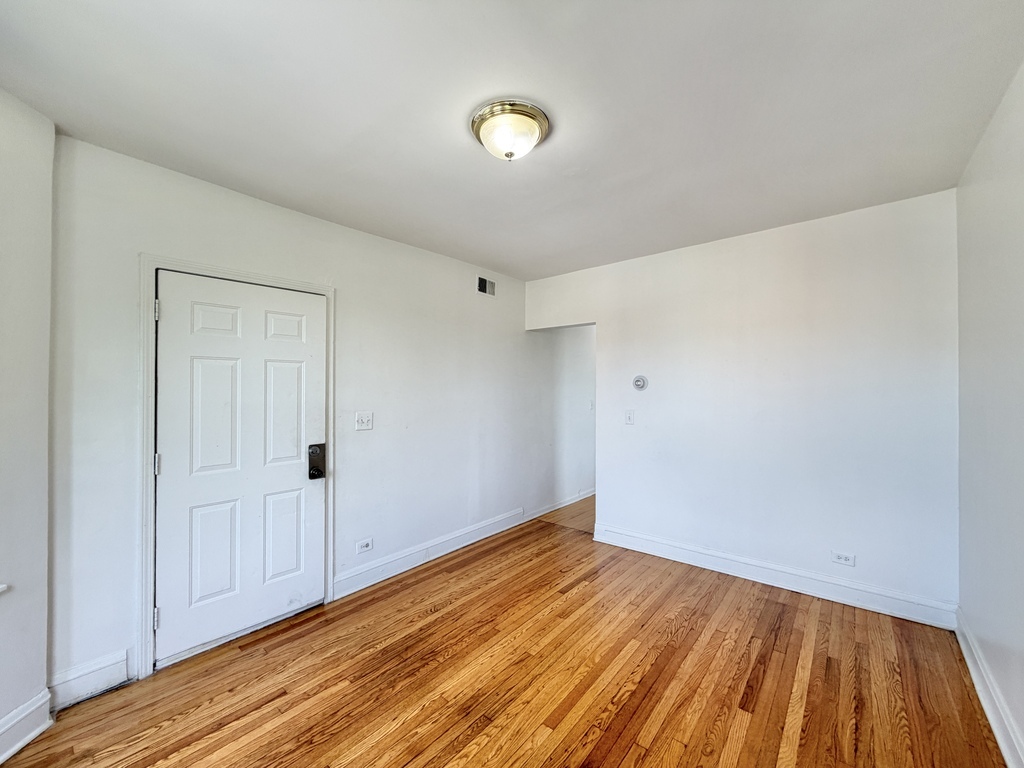 4251 W Haddon Avenue 2 Property Photo 11