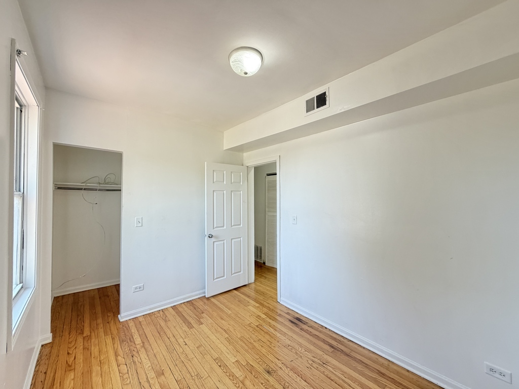 4251 W Haddon Avenue 2 Property Photo 14