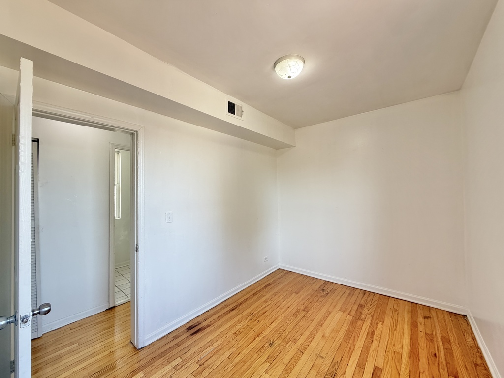 4251 W Haddon Avenue 2 Property Photo 15