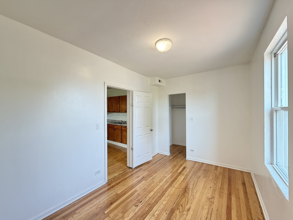 4251 W Haddon Avenue 2 Property Photo 17