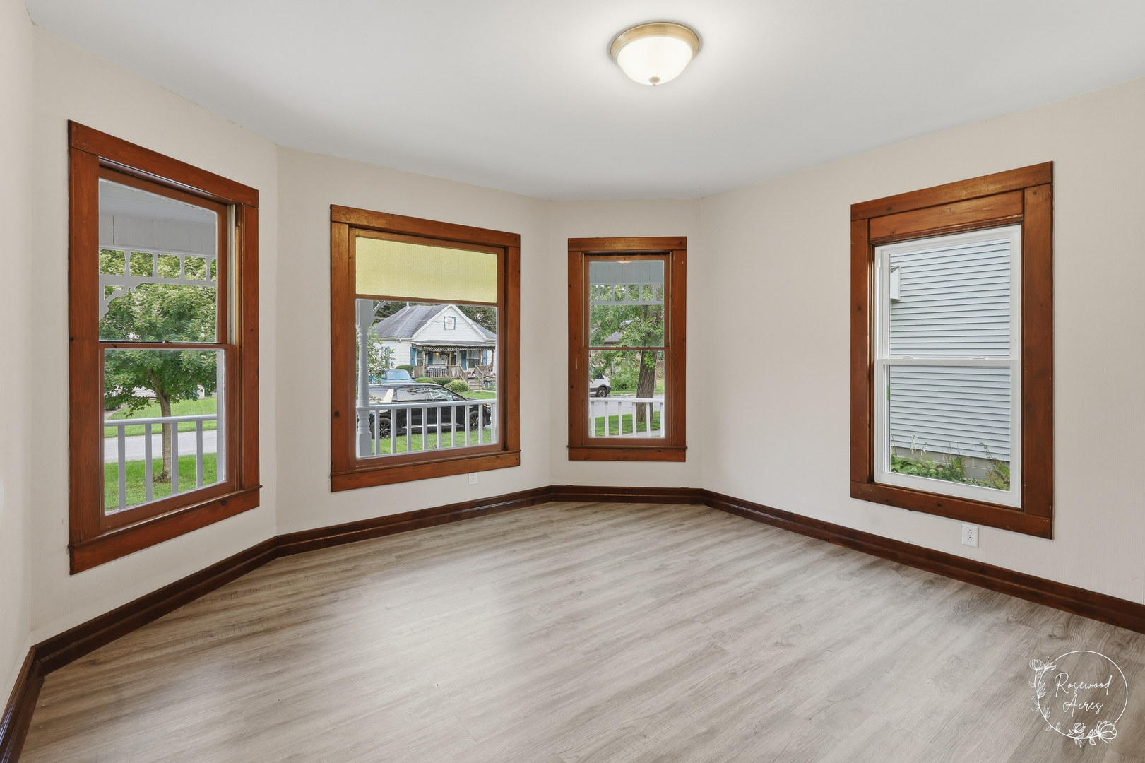 1223 N Locust Street Property Photo 12