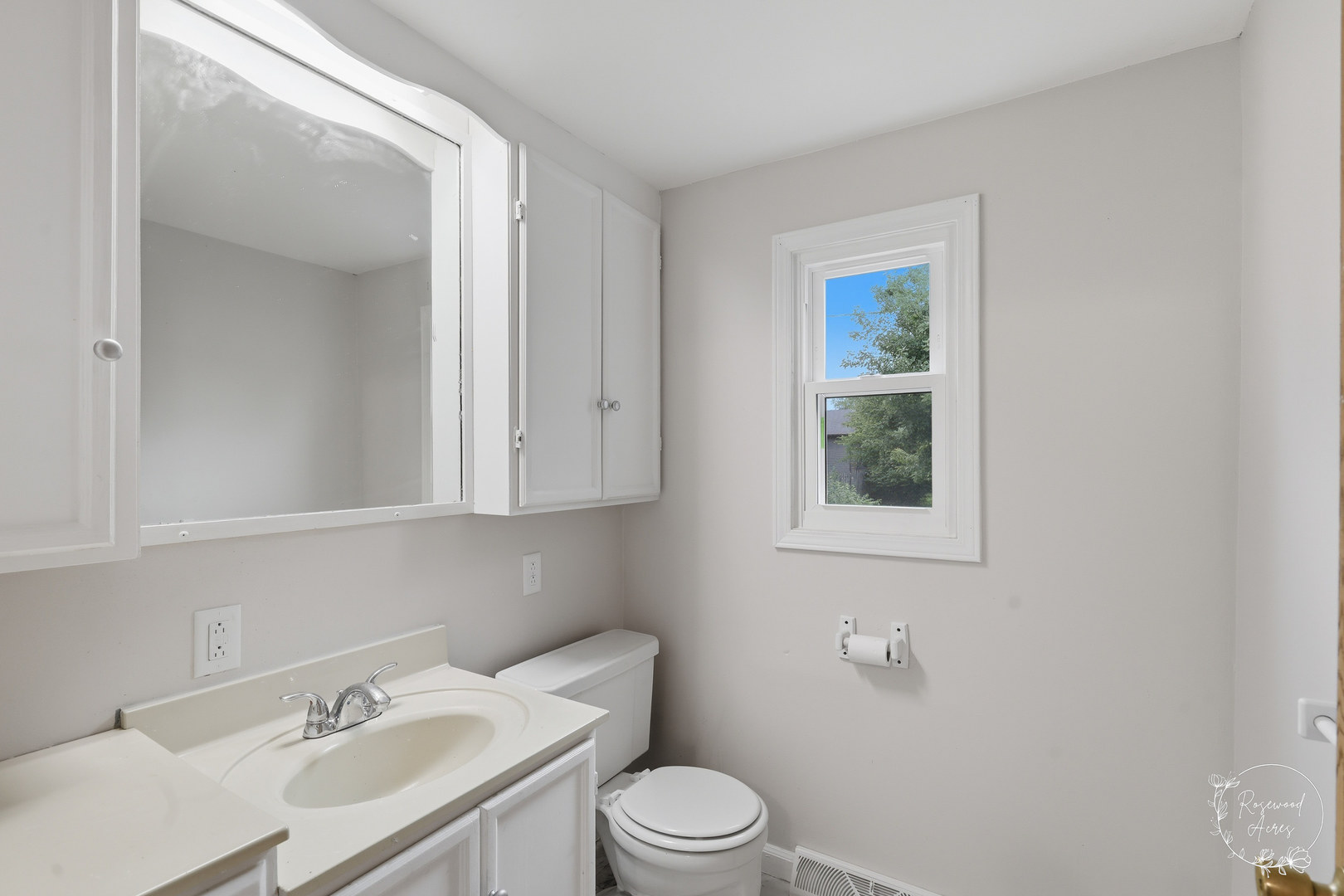 1223 N Locust Street Property Photo 18
