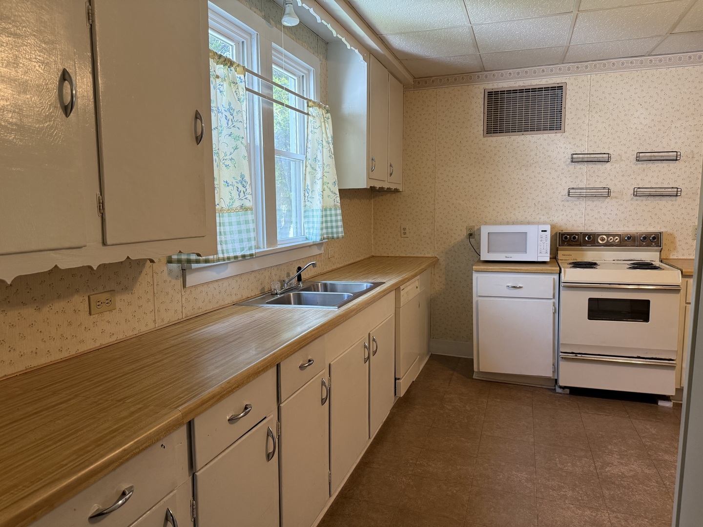 1507 N Russell Street Property Photo 3