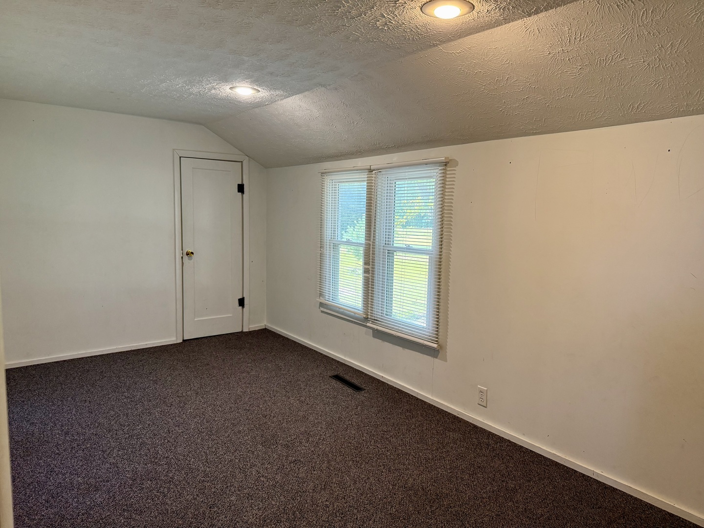 1507 N Russell Street Property Photo 7