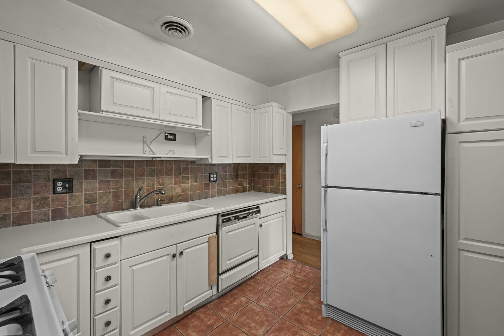 9420 Octavia Avenue Property Photo 8