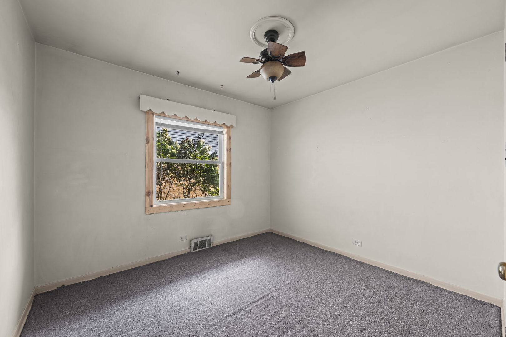 9420 Octavia Avenue Property Photo 12